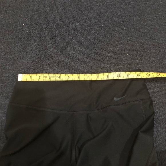 Nike Dri-Fit Black Capris Size Small - Picture 6 of 8